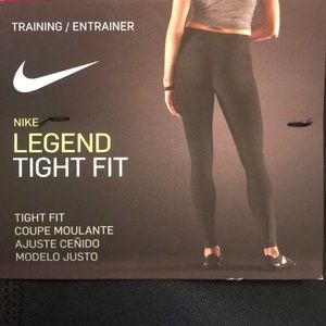 Nike Legend Tight Fit Training Legging
